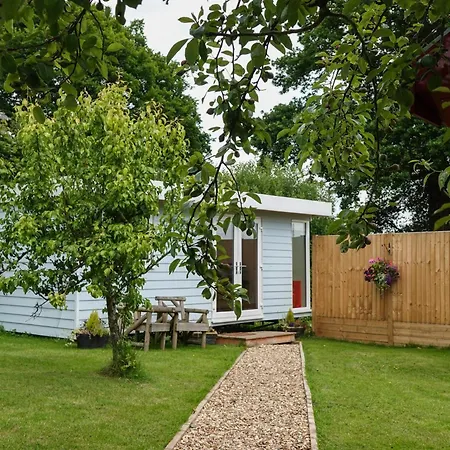 The School Lodge Burwarton Exterior photo